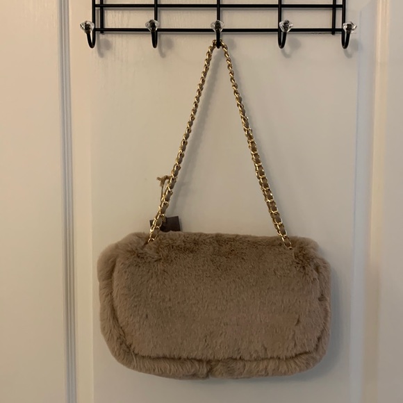Expression New York Beige Vegan Fur Flap Bag - Picture 7 of 16